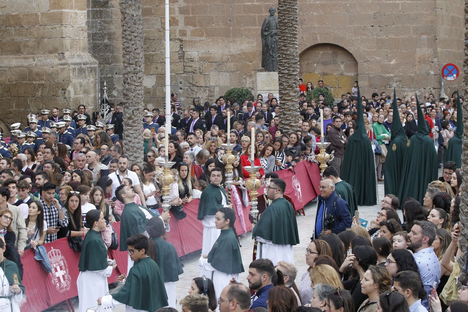 Imágenes de la Procesión de Estudiantes. Semana Santa Almería 2019