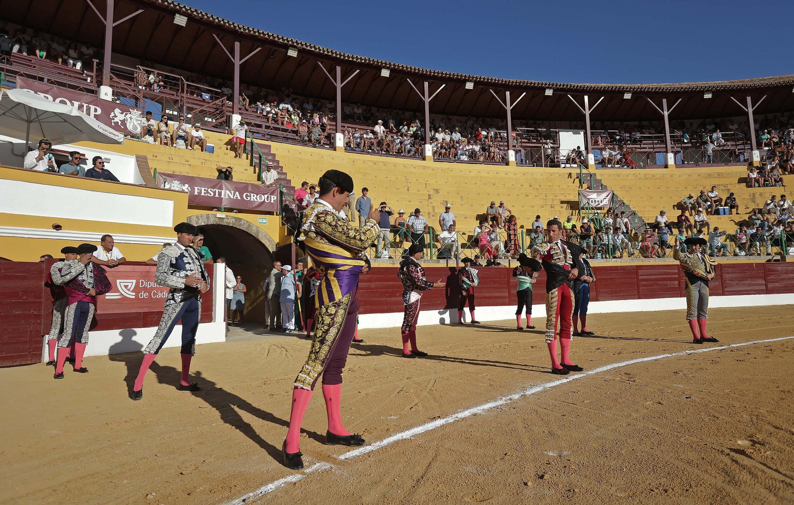 Fotos de la corrida del viernes de la Feria de La Línea: Morante de la Puebla, Talavante y David de Miranda Fotos de la corrida del viernes de la Feria de La Línea: Morante de la Puebla, Talavante y David de Miranda