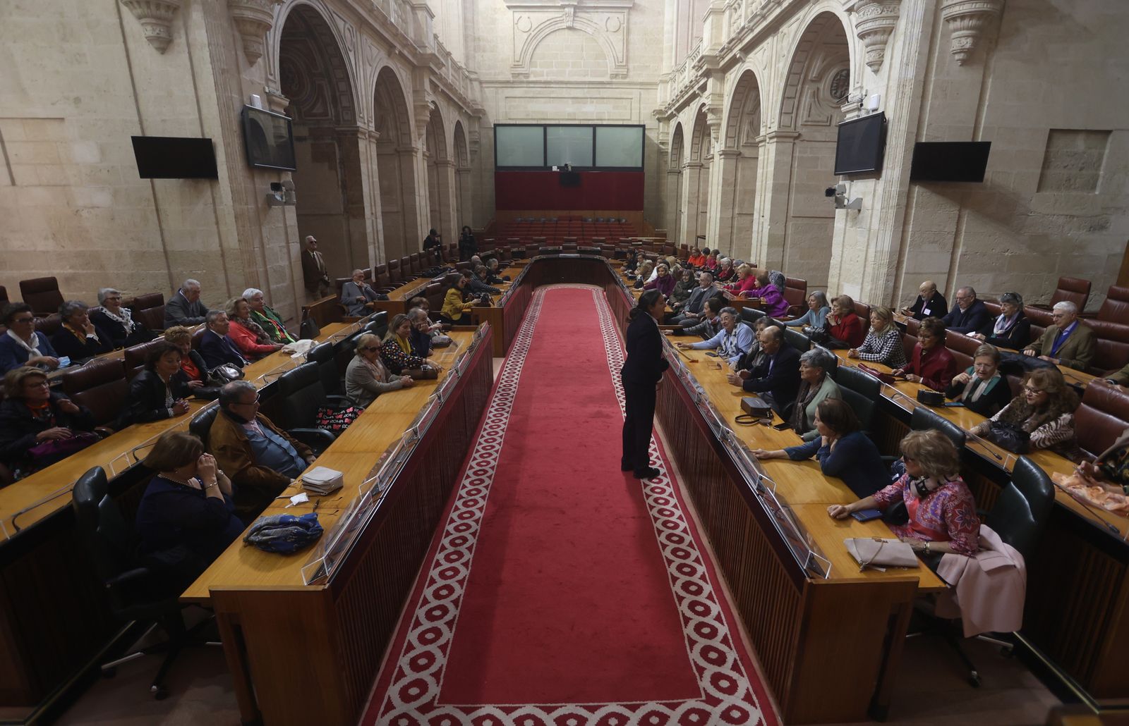 Visita de la última promoción de enfermería(1972) que trabajó en el Hospital de las Cinco Llagas