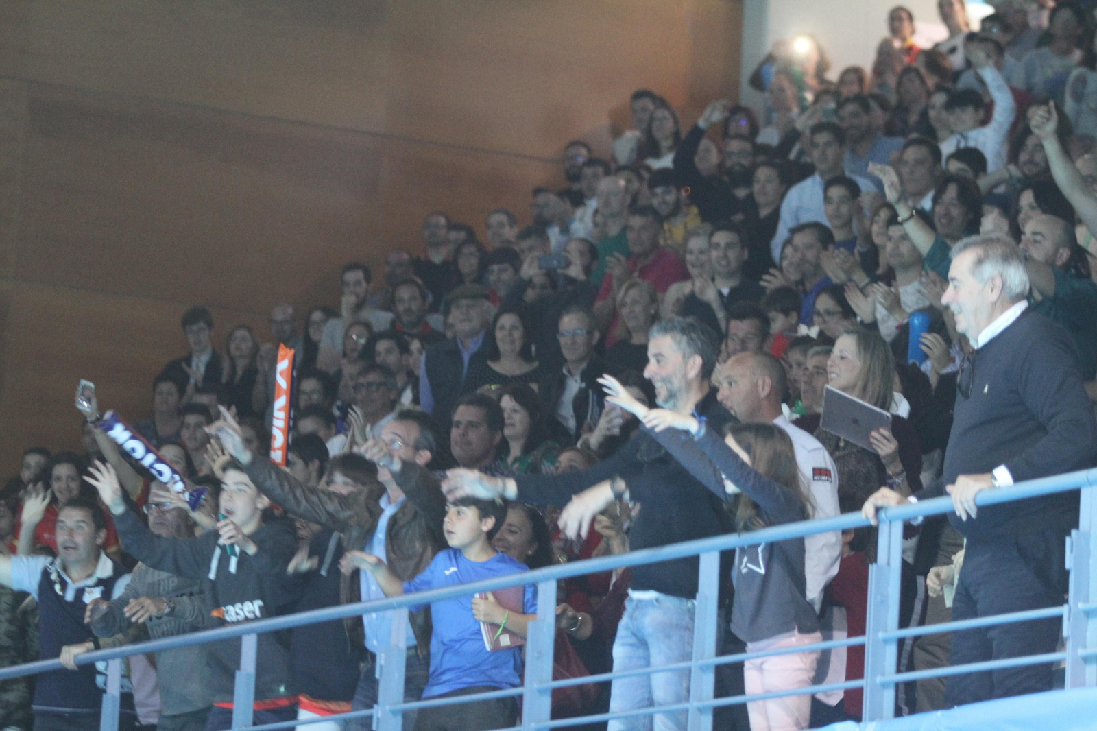 Las gradas del pabellón Carolina Marín se llenaron para ver ganar el oro a la onubense.