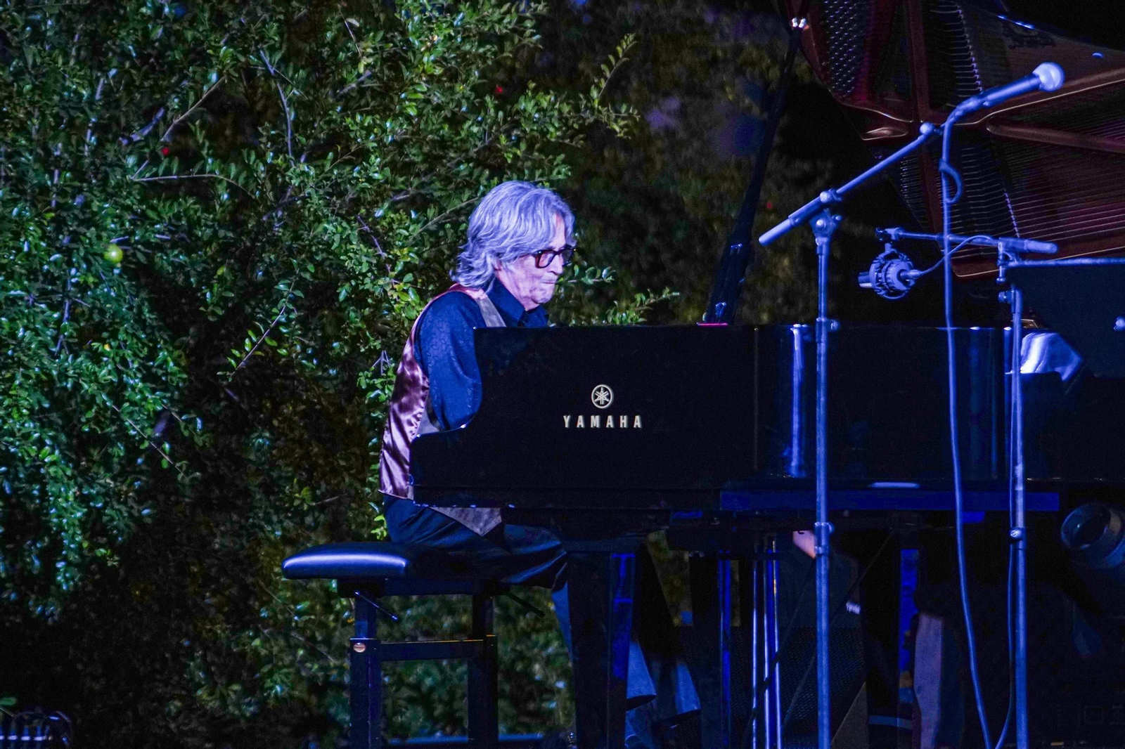 Esperanza Fernández y el piano de Chano Domínguez enmudecen a la Alhambra: las imágenes