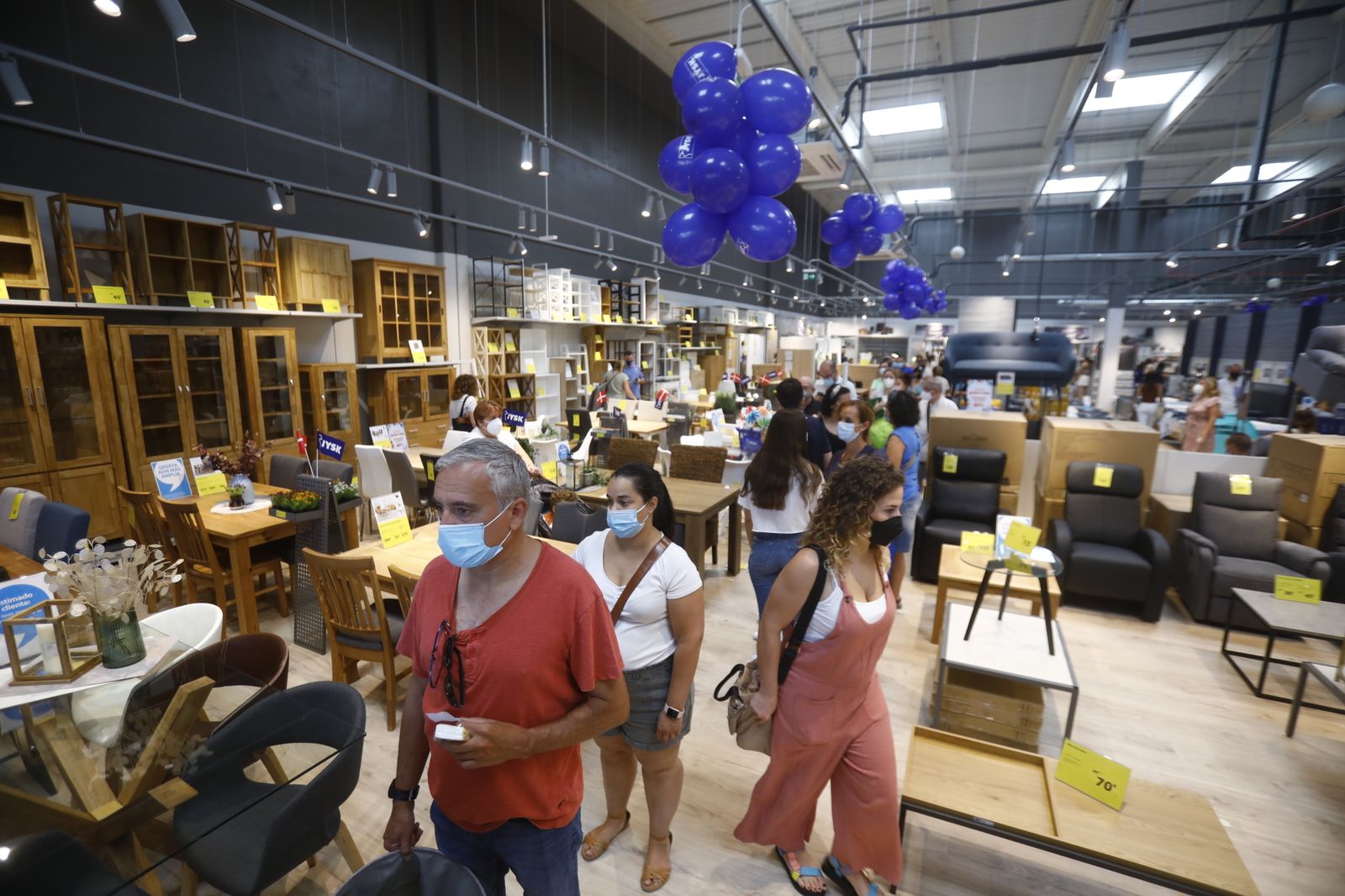 Día de apertura en el parque comercial Los Patios de Azahara de Córdoba, en imágenes