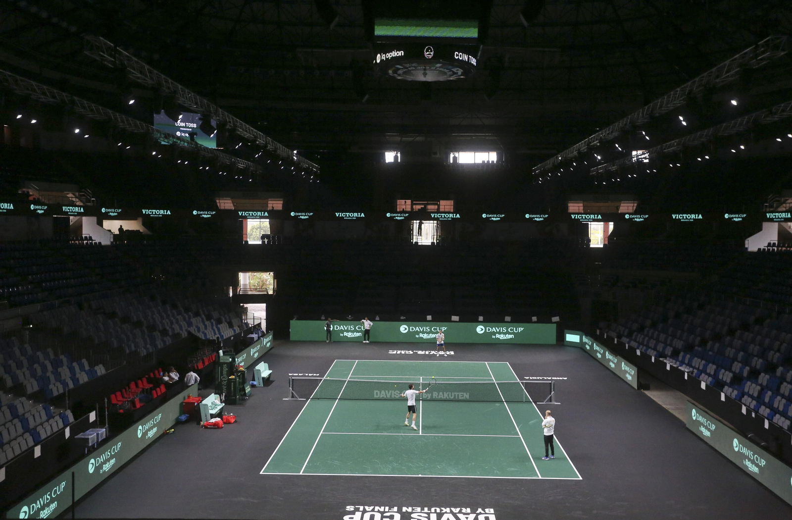 La metamorfosis del Carpena para la Copa Davis, con los jugadores sobre la pista ya