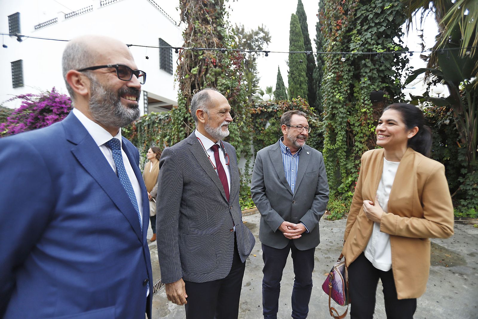 Imágenes de la recepción del Foro Gerardo Rojas de Huelva Información
