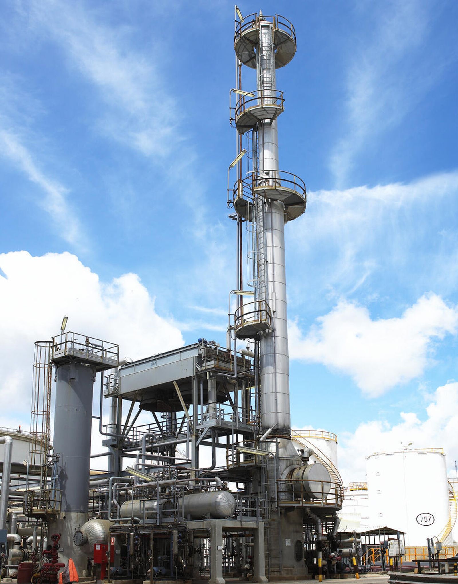 Planta de Cepsa Química en Puente Mayorga.