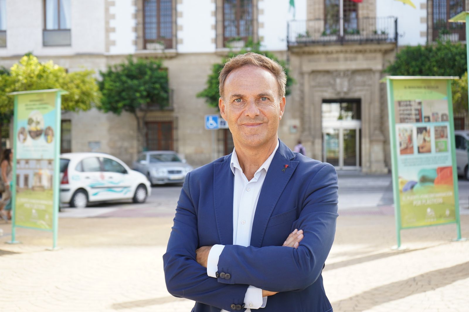 David de la Encina denuncia el estado de la limpieza por no tener contrato la empresa concesionaria.