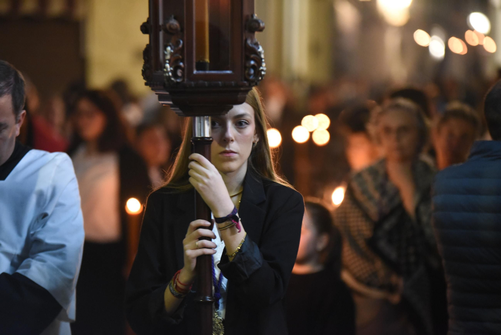 Las mejores fotos de un Viernes de Dolores de vía crucis como prólogo de la Semana Santa de Córdoba