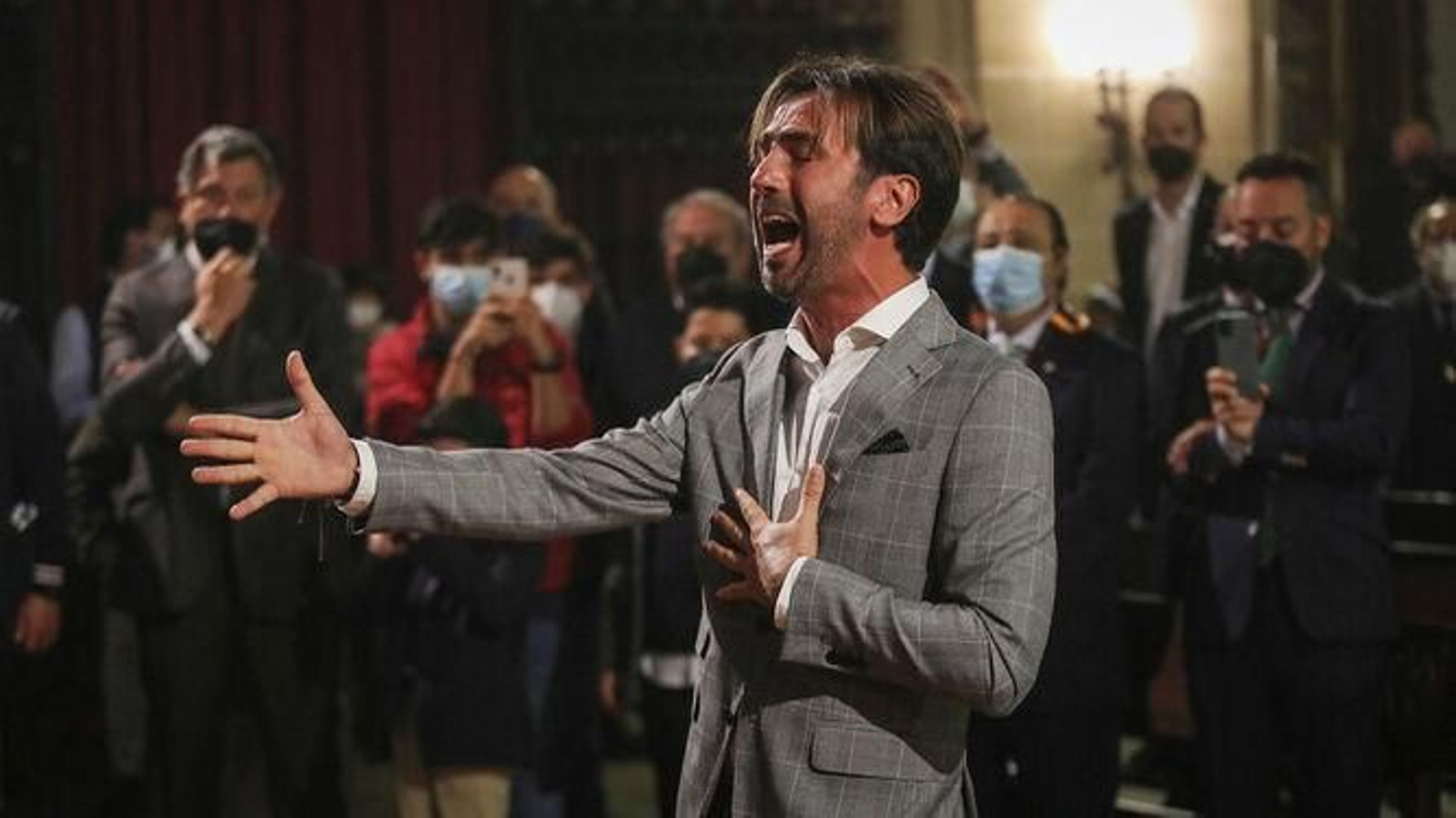 Juan de Mairena, en la Hermandad del Desconsuelo. Juan de Mairena, en la Hermandad del Desconsuelo.