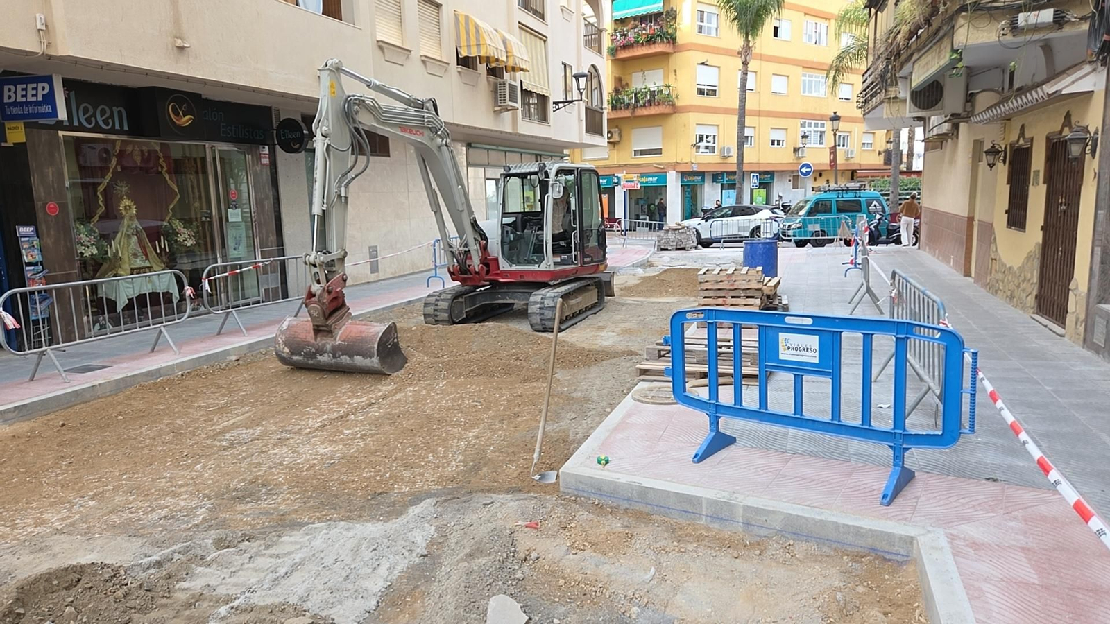Obras en la calle Granada de Almuñécar Obras en la calle Granada de Almuñécar