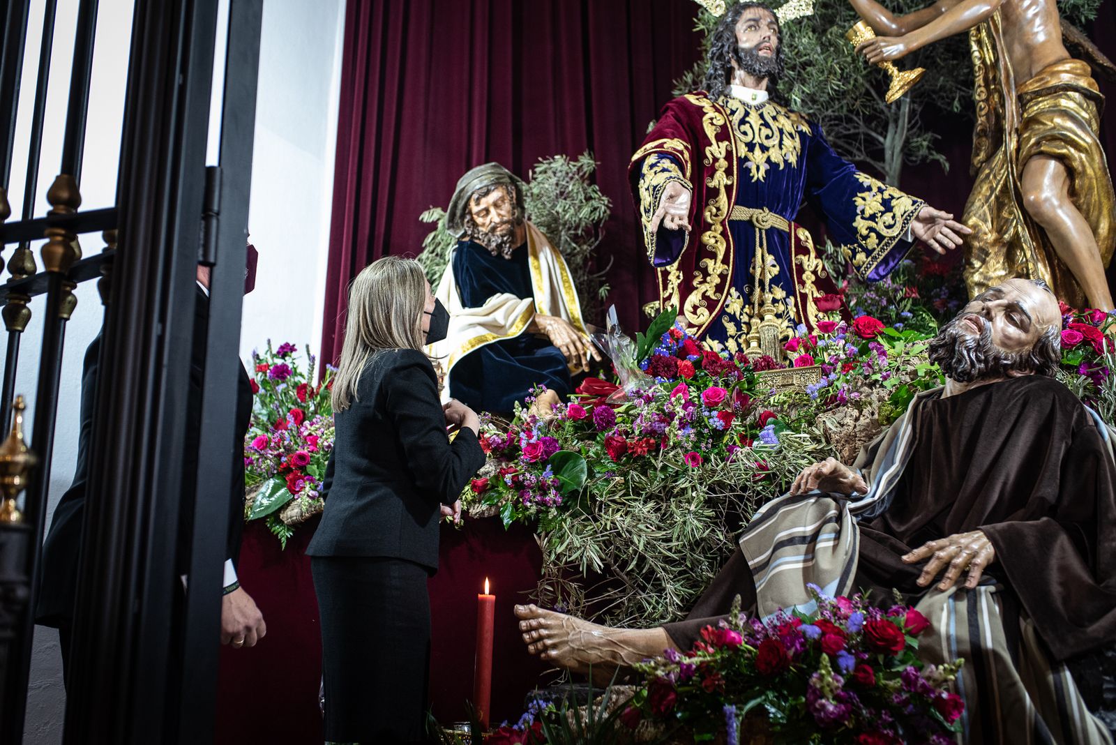 Jueves Santo: Imágenes de las Hermandades del Nazareno y Oración en el Huerto