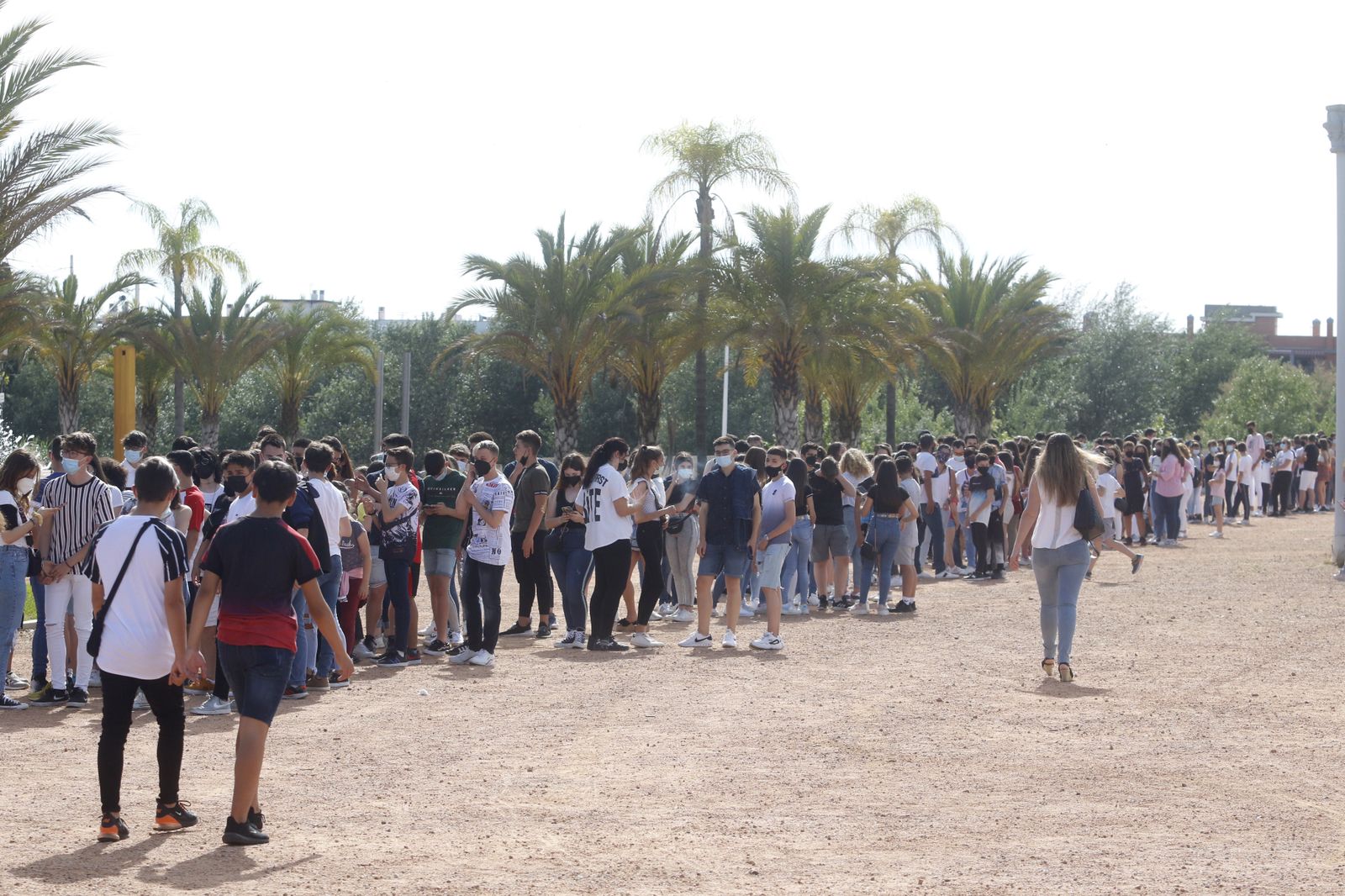 Primera jornada en el parque de atracciones de El Arenal, en imágenes