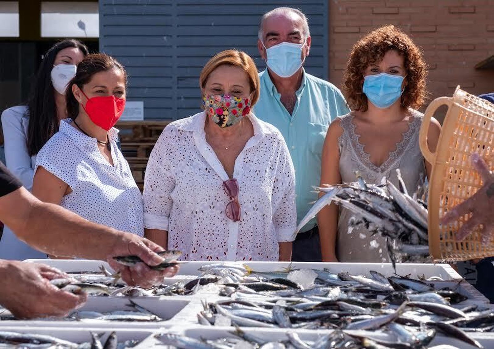 La presidenta de la Diputación durante su visita al Puerto de Isla Cristina