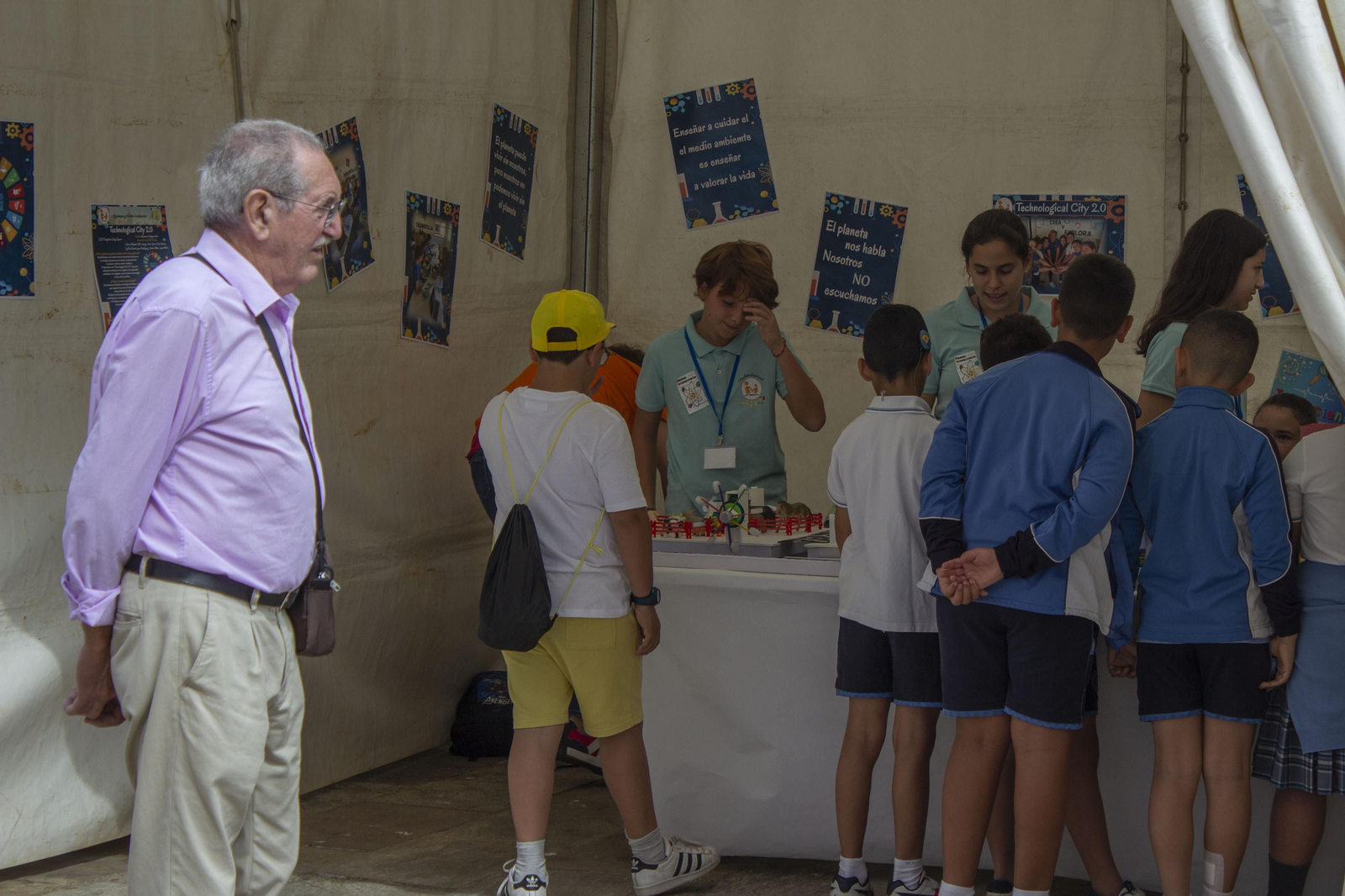 Fotos de Diverciencia Algeciras 2023 en Plaza Marqués de Verboom.