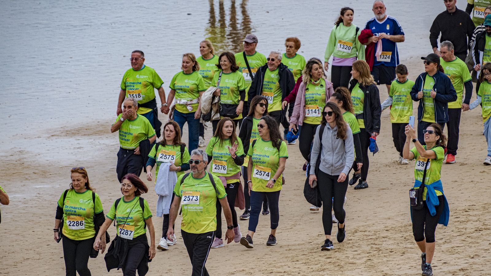 Búscate entre las fotos de la X carrera Cádiz en marcha contra el cáncer