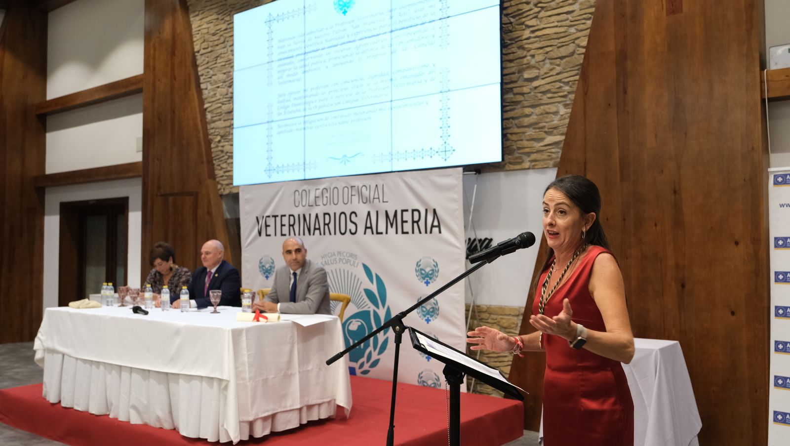 Imágenes de la fiesta del patrón del Colegio de Veterinarios de Almería