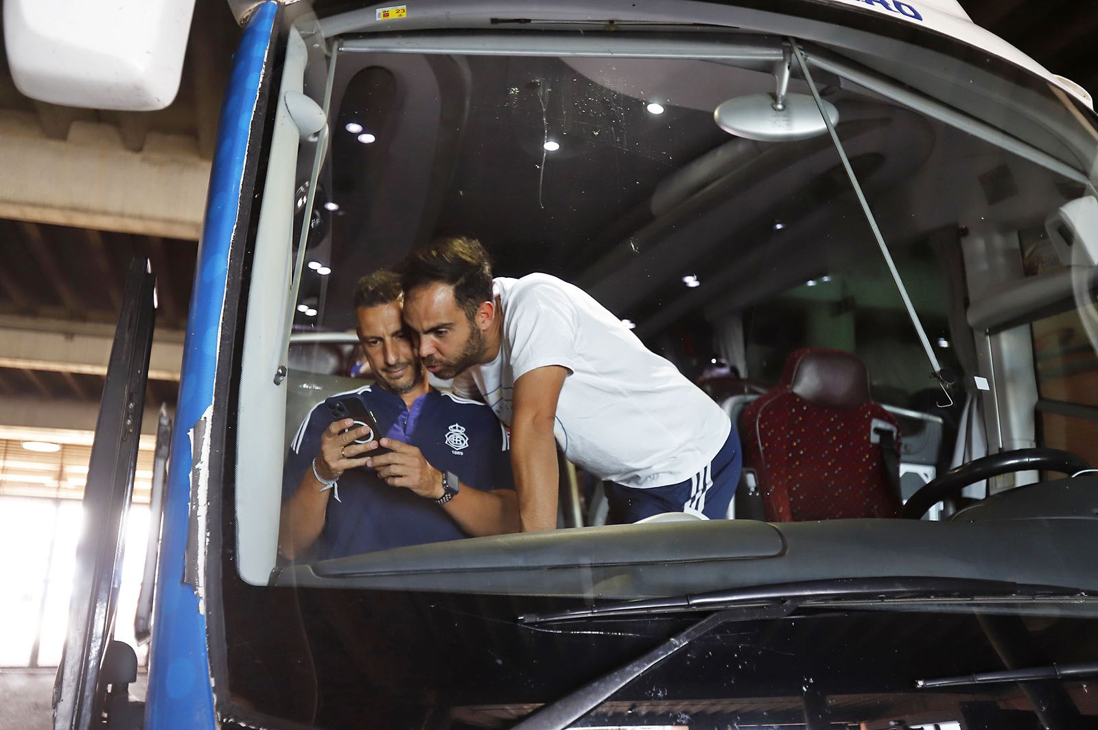 Imágenes de la salida del Recreativo de Huelva a Cáceres