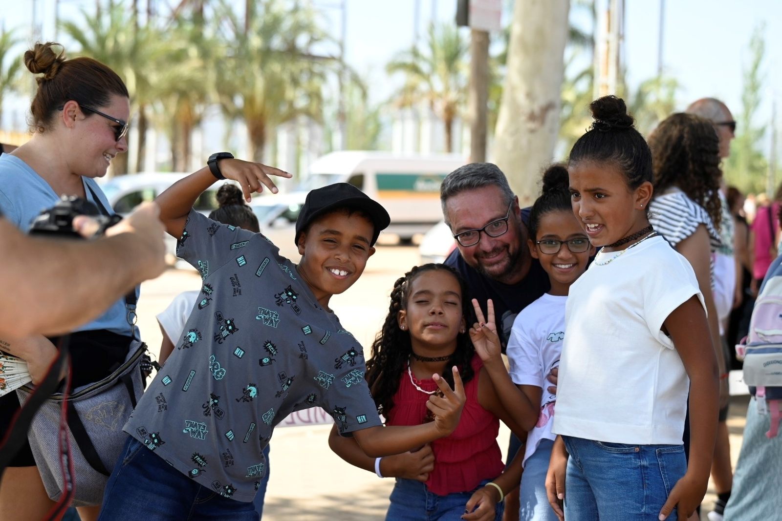La emotiva despedida de los niños saharauis de Córdoba, en imágenes