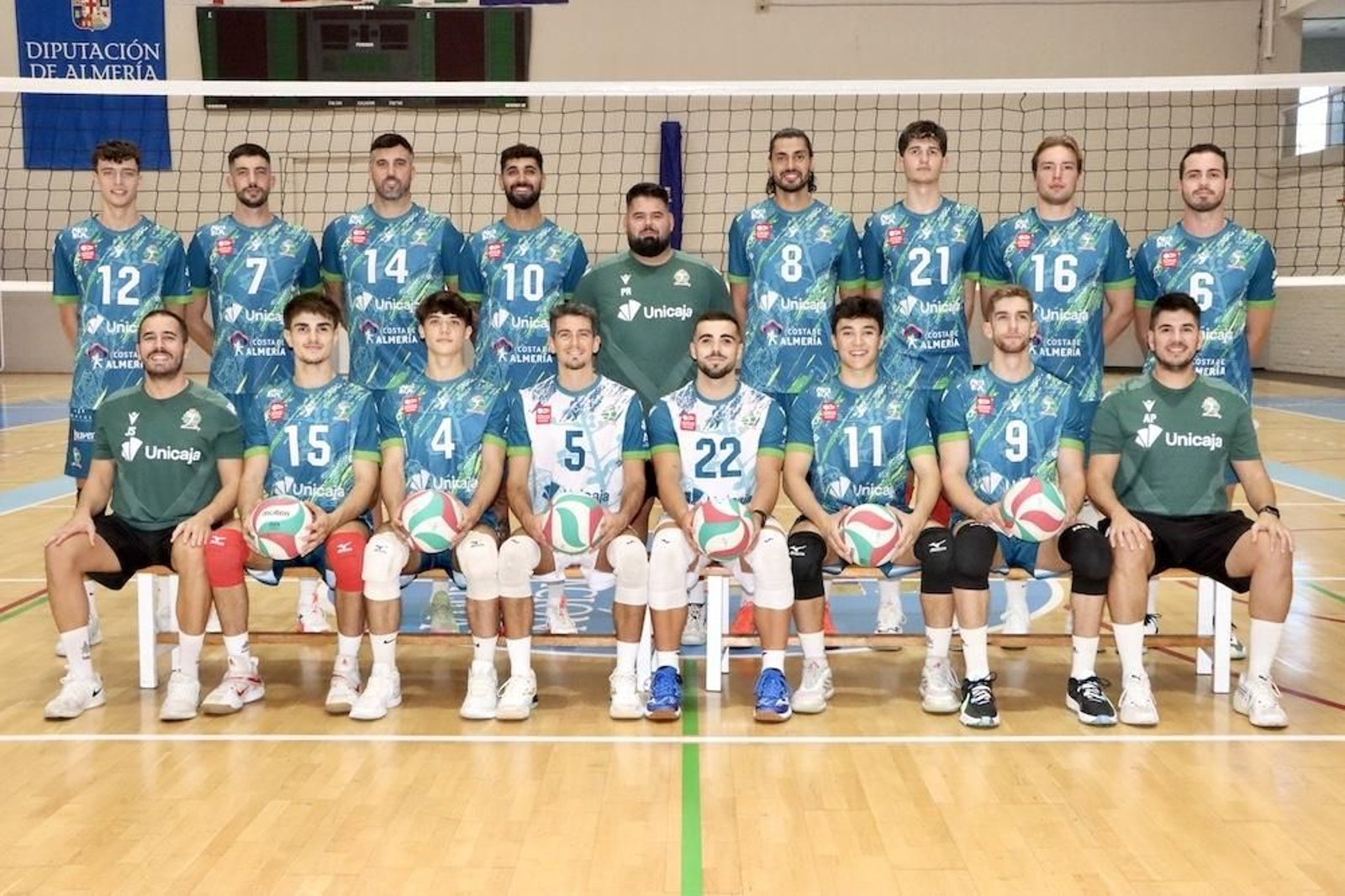 Foto oficial de equipo del conjunto ahorrrador antes del comienzo de una nueva temporada en Superliga.