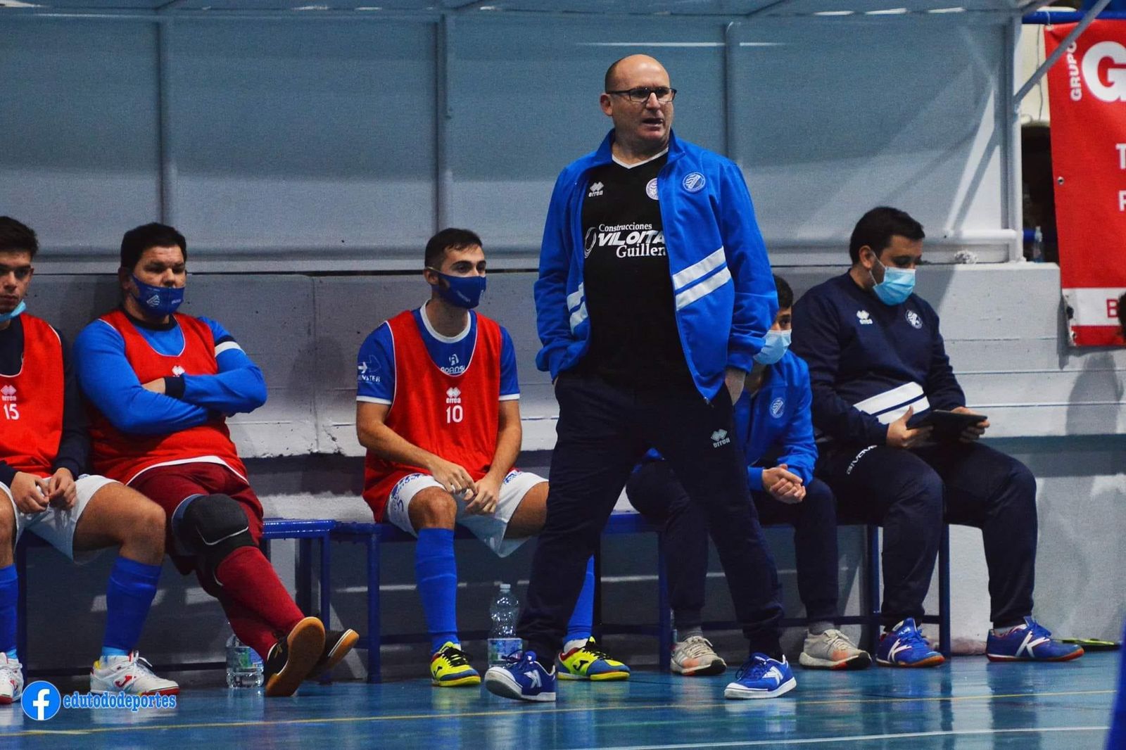 Jesús Azurmendi, técnico xerecista, en un partido en el Ruiz-Mateos.