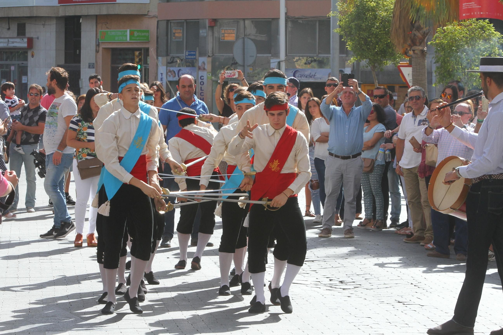Imágenes del desfile Iberoamericano de bailes.