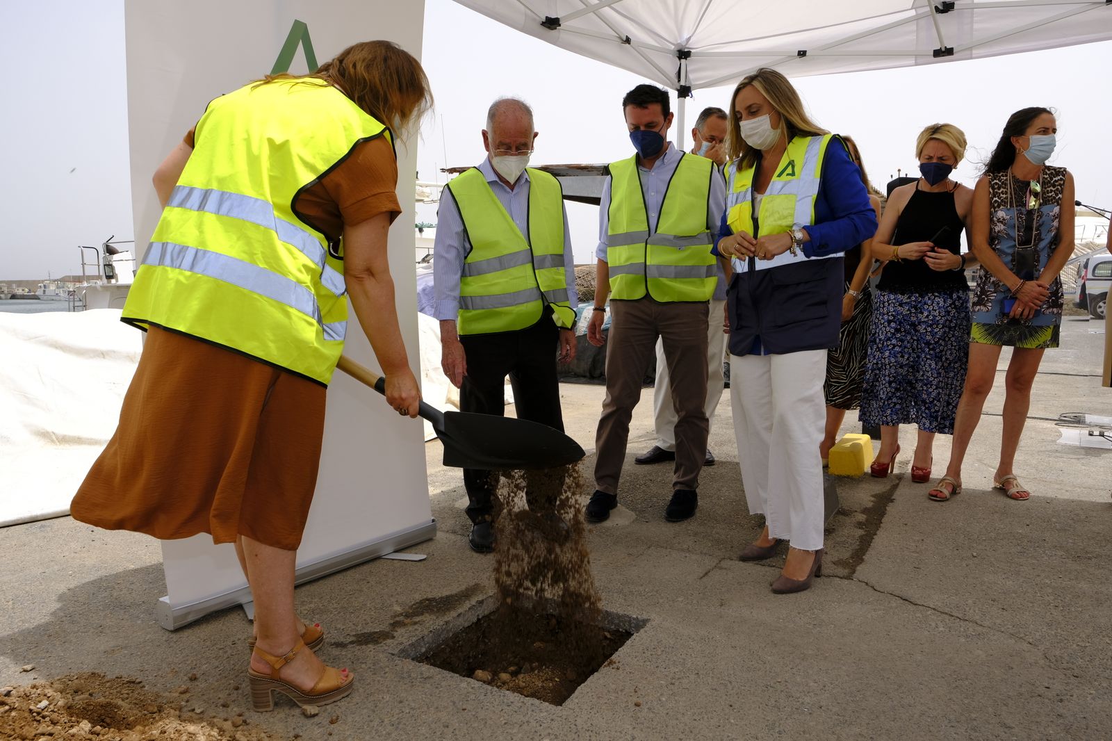 Primera piedra de la nueva lonja del Puerto Pesquero de Roquetas de Mar