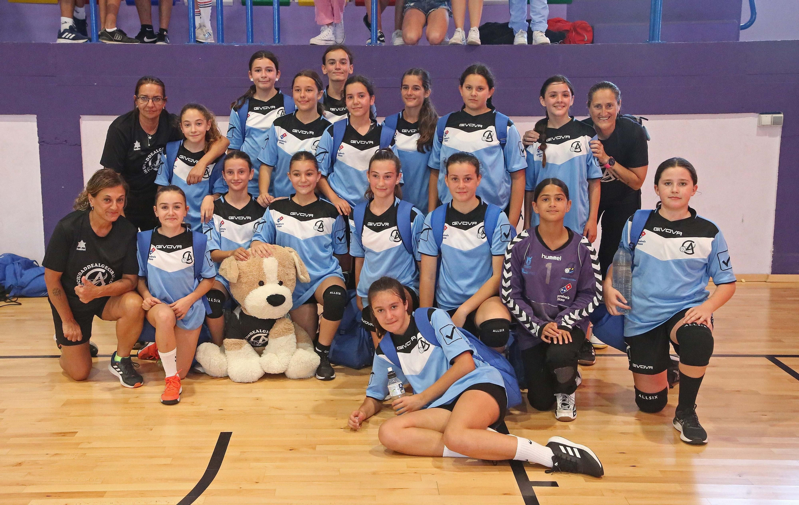 Fotos de la jornada inaugural del CADEBA alevín de balonmano en La Línea