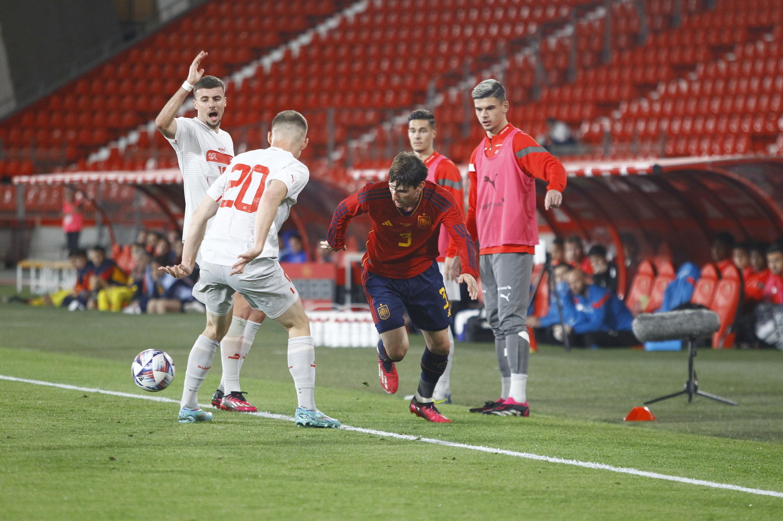Imágenes del partido de fútbol amistoso entre las selecciones de España y Suiza Sub 21, disputado en Almería