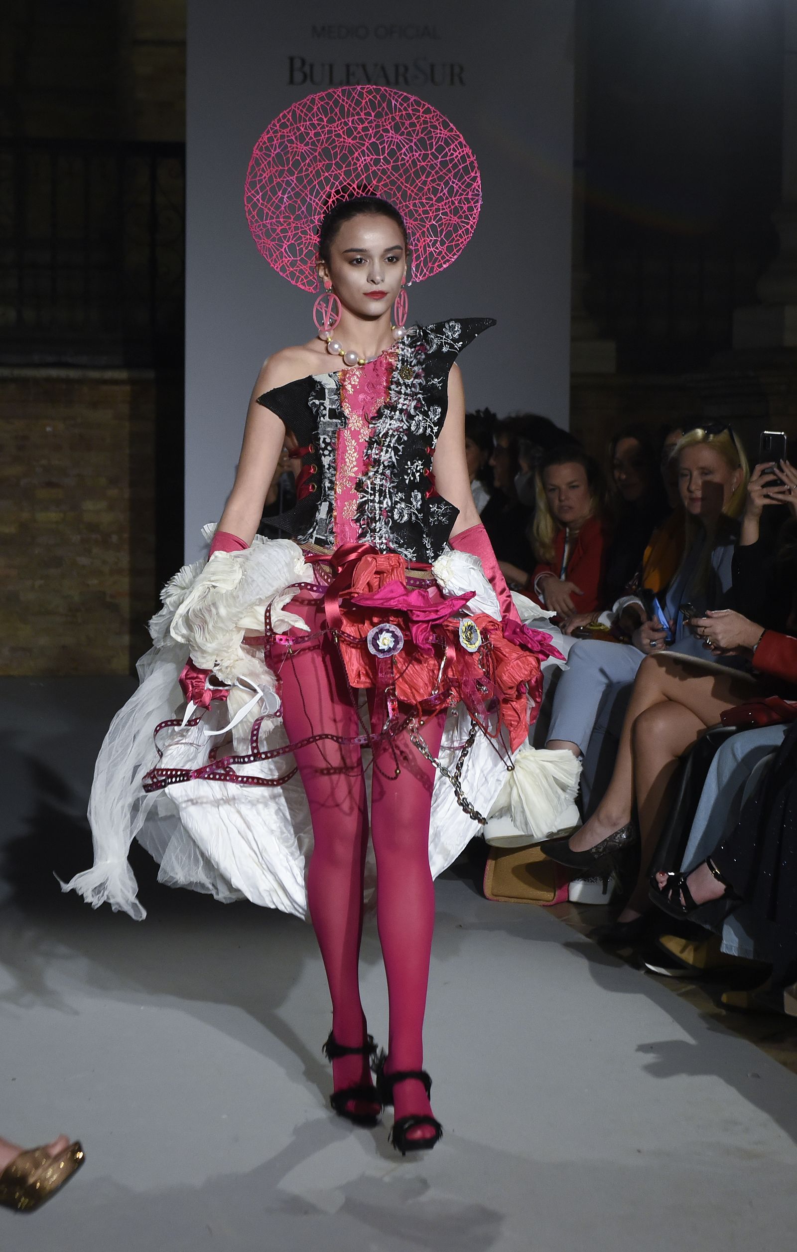 El desfile de Vivascarrión en la pasarela de novia e invitada SIQ 2022, todas las fotos