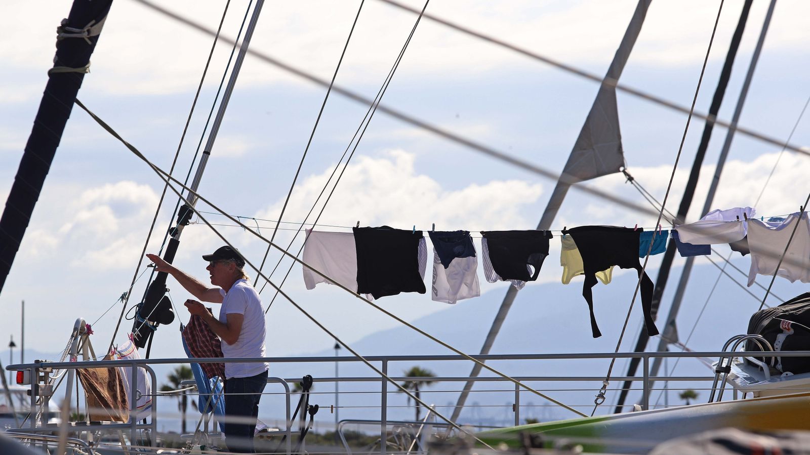 Confinados en el Puerto Deportivo de Alcaidesa Marina en La Línea