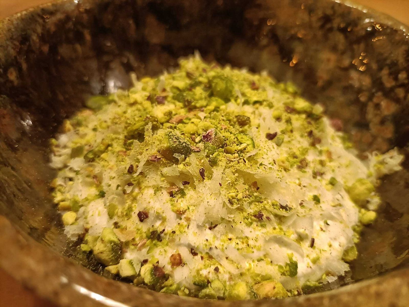 Cremoso de queso Idiazabal, parmesano y pistacho de Restaurante Alma Ezequiel Montilla