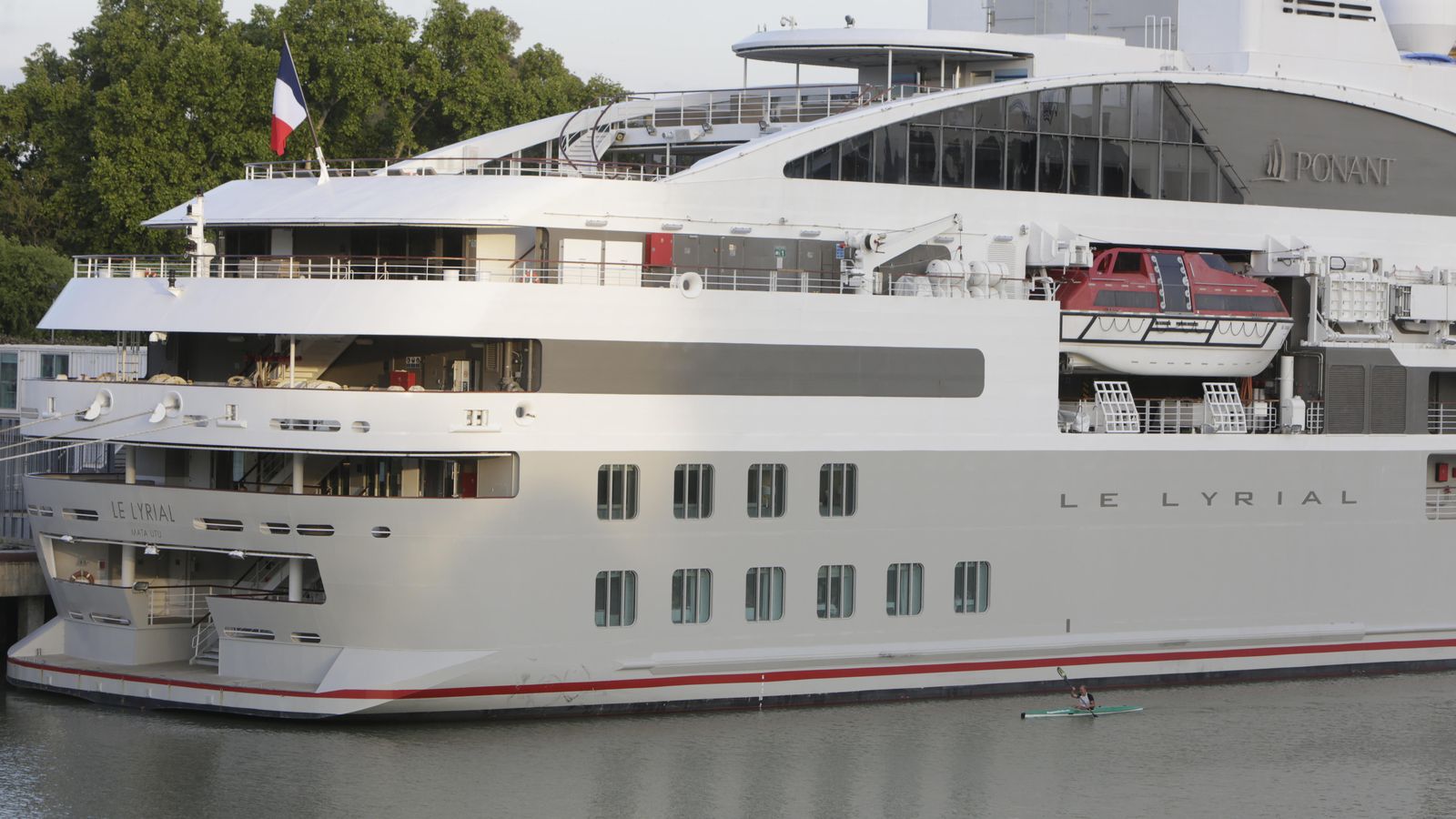 Primer plano de 'Le Lyrial'.