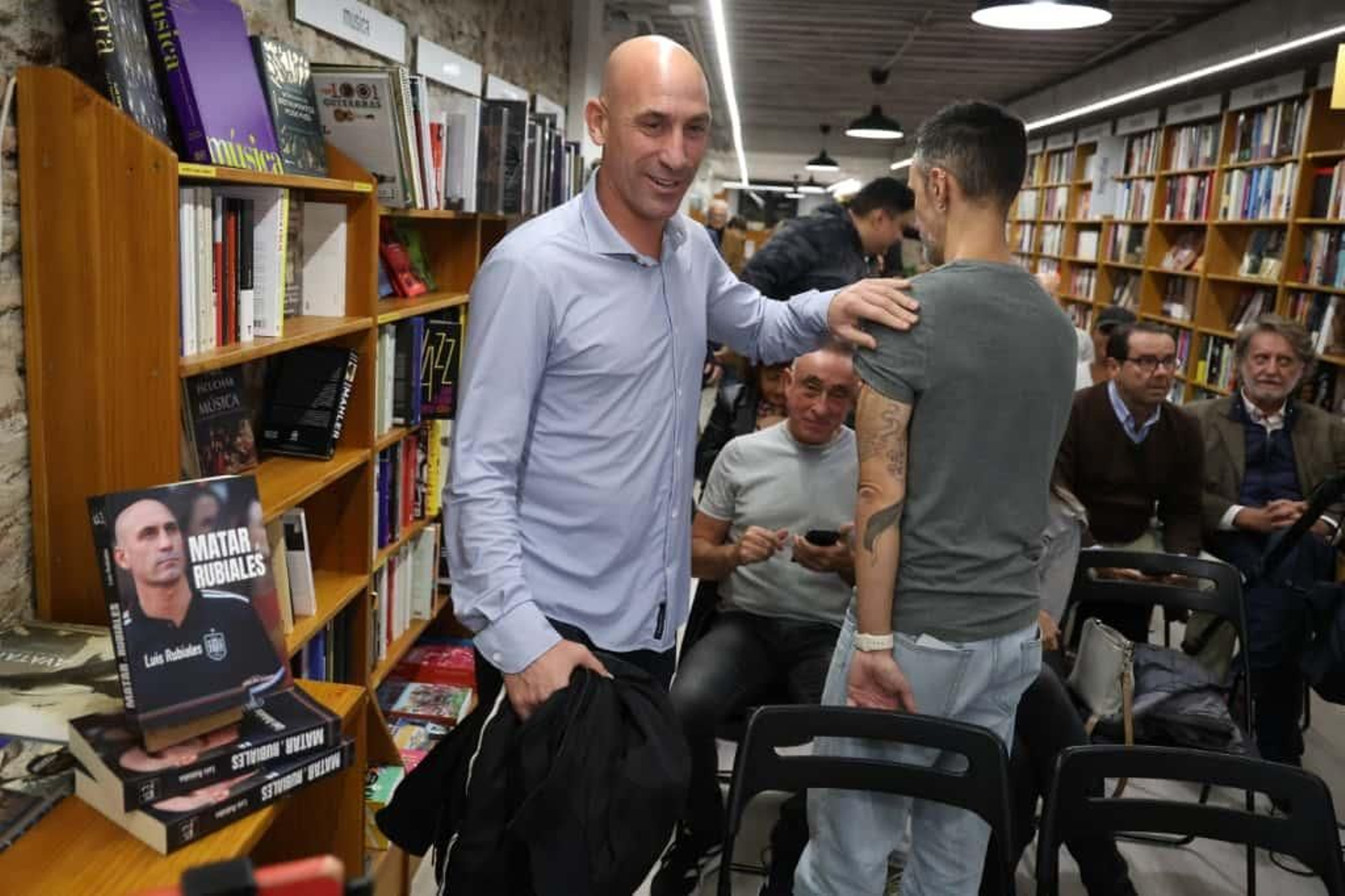 La presentación del nuevo libro de Luis Rubiales en Málaga, en fotos