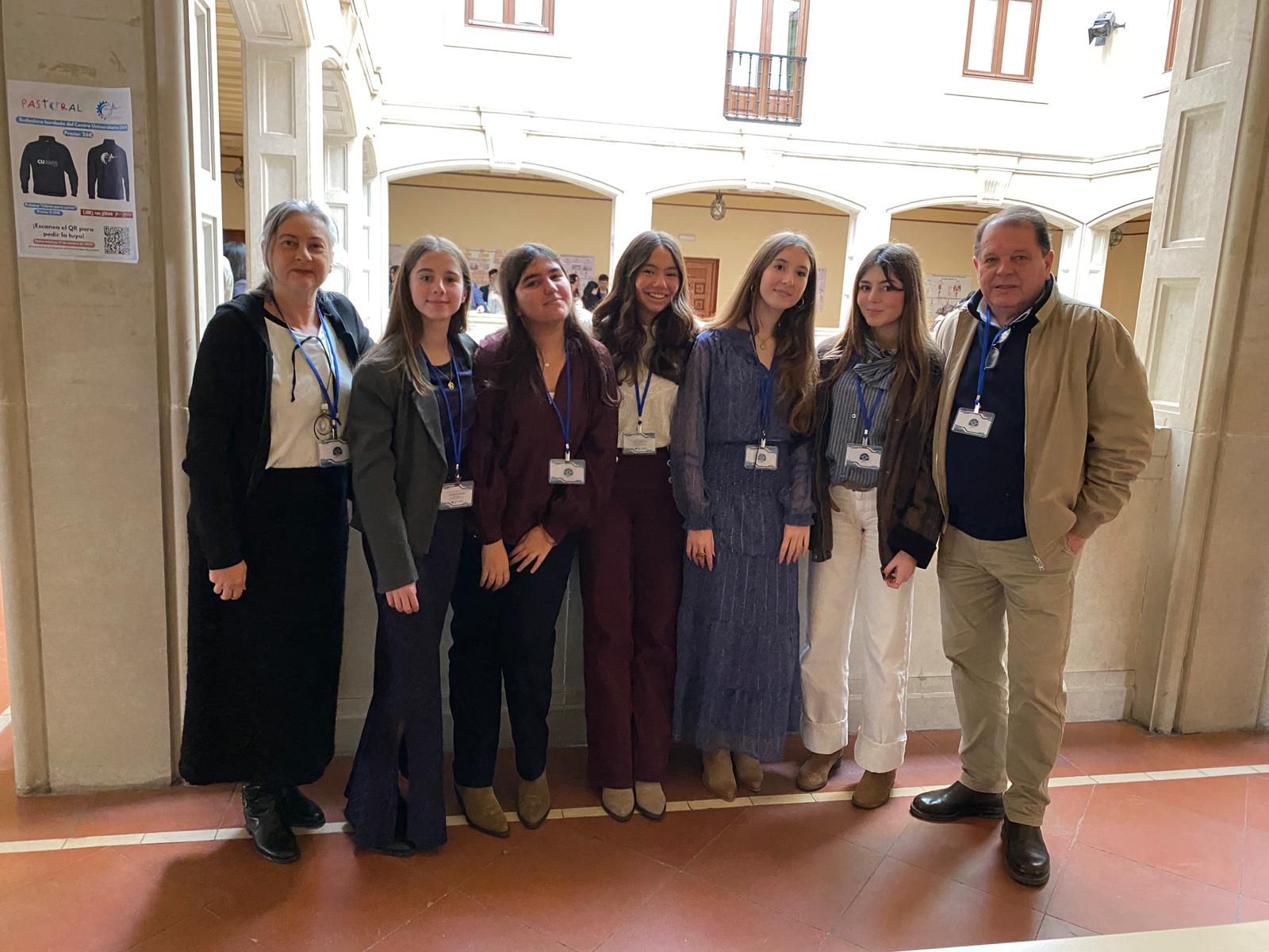 Equipo de debate del Liceo que participó en el torneo LANDE en Úbeda