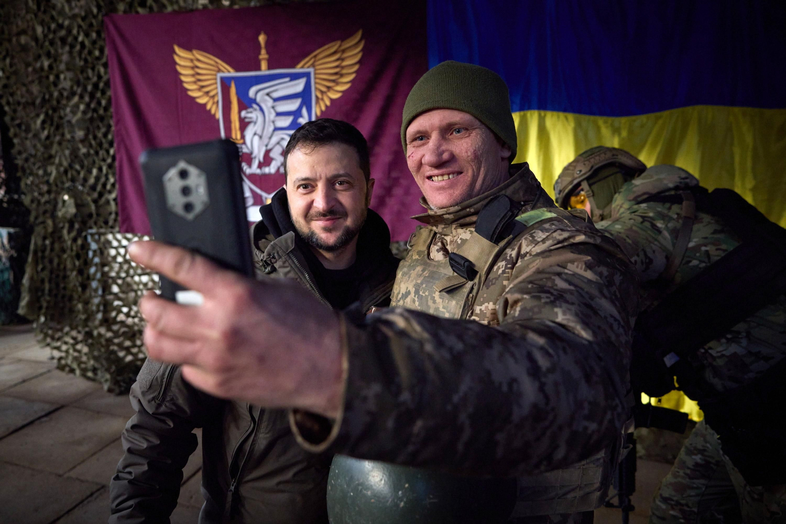 Volodimir Zelensky visita este martes a las tropas en Sloviansk, Donetsk.