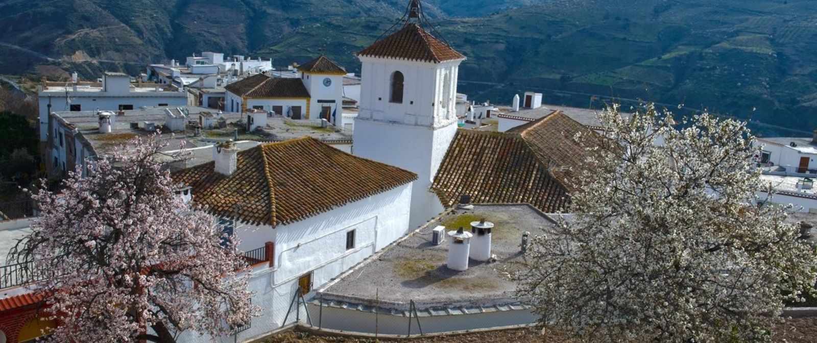 Visitar Almegíjar y Notáez es adentrarse en la pureza de la Alpujarra.