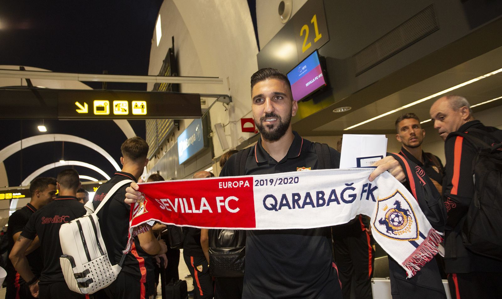 Munas Dabbur, que aún no se ha estrenado en partido oficial, antes de salir rumbo a Bakú.