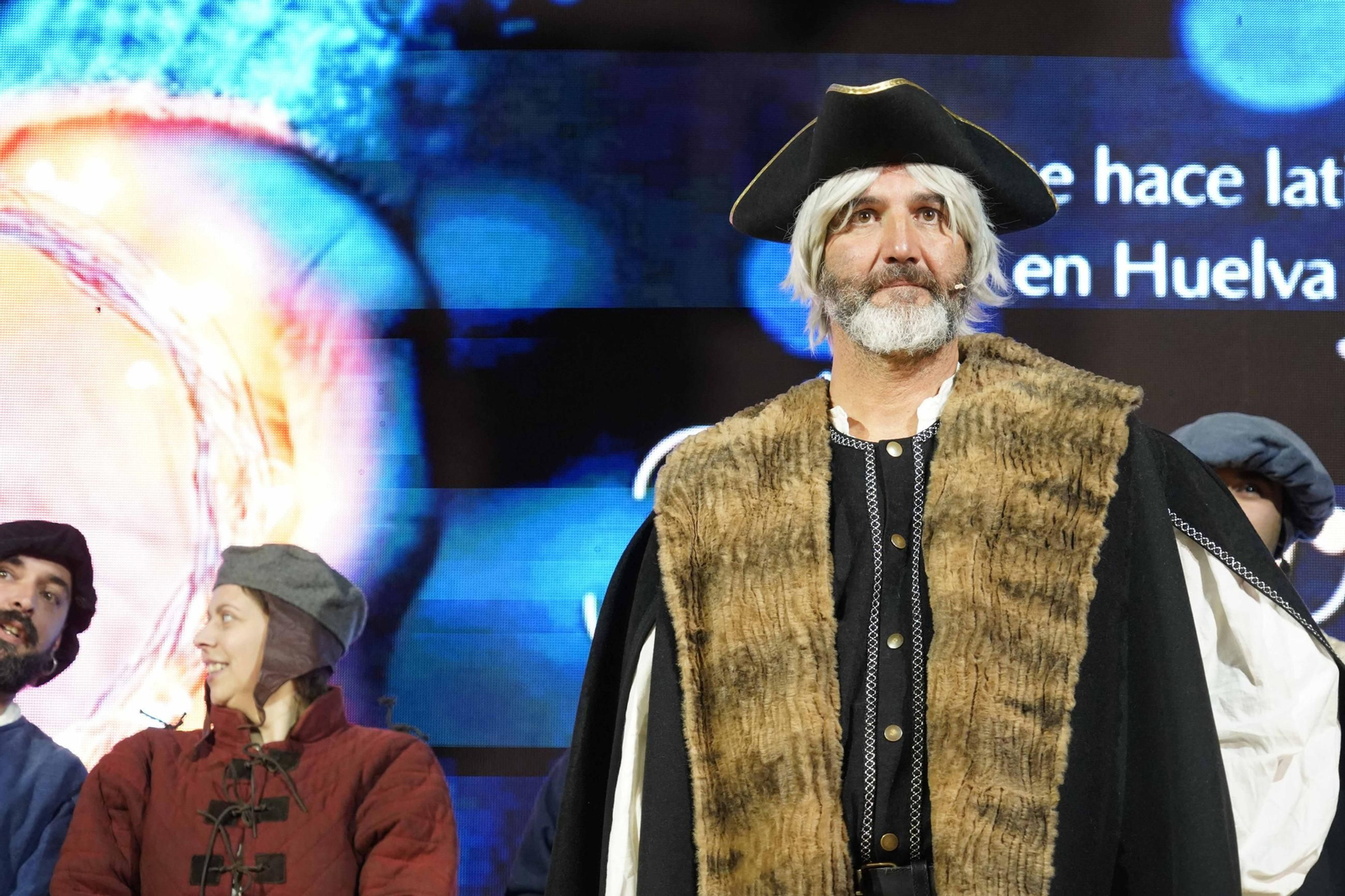 Las mejores imágenes del encendido del alumbrado 2025 en la Plaza de las Monjas