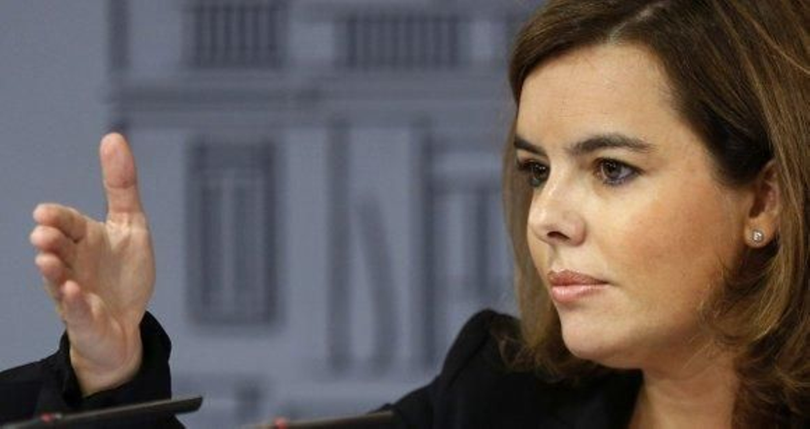 Sáenz de Santamaría dice que la consulta no se celebrará y Rajoy advierte a Mas que está en un "lío"