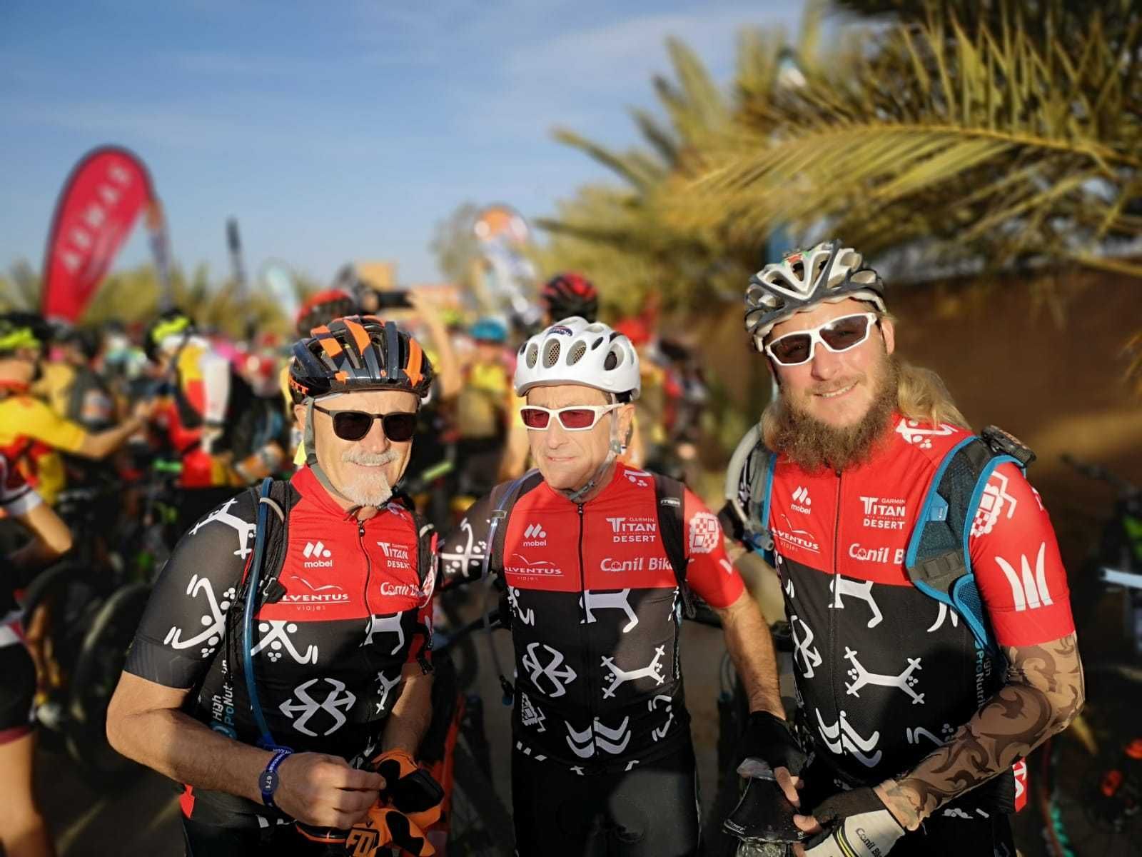 Manuel Rodríguez, Javier Rodríguez Gordillo y Javier Melero, hoy en el desierto de Marruecos.