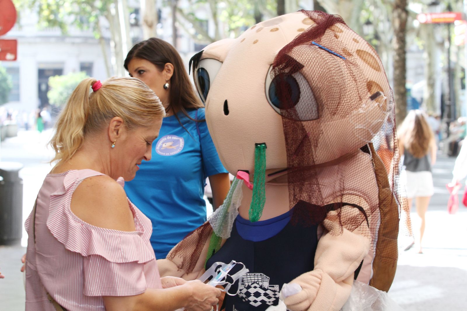 La tortuga Chelo del Acuario de Sevilla da comienzo a una acción de concienciación para difundir la cultura oceánica