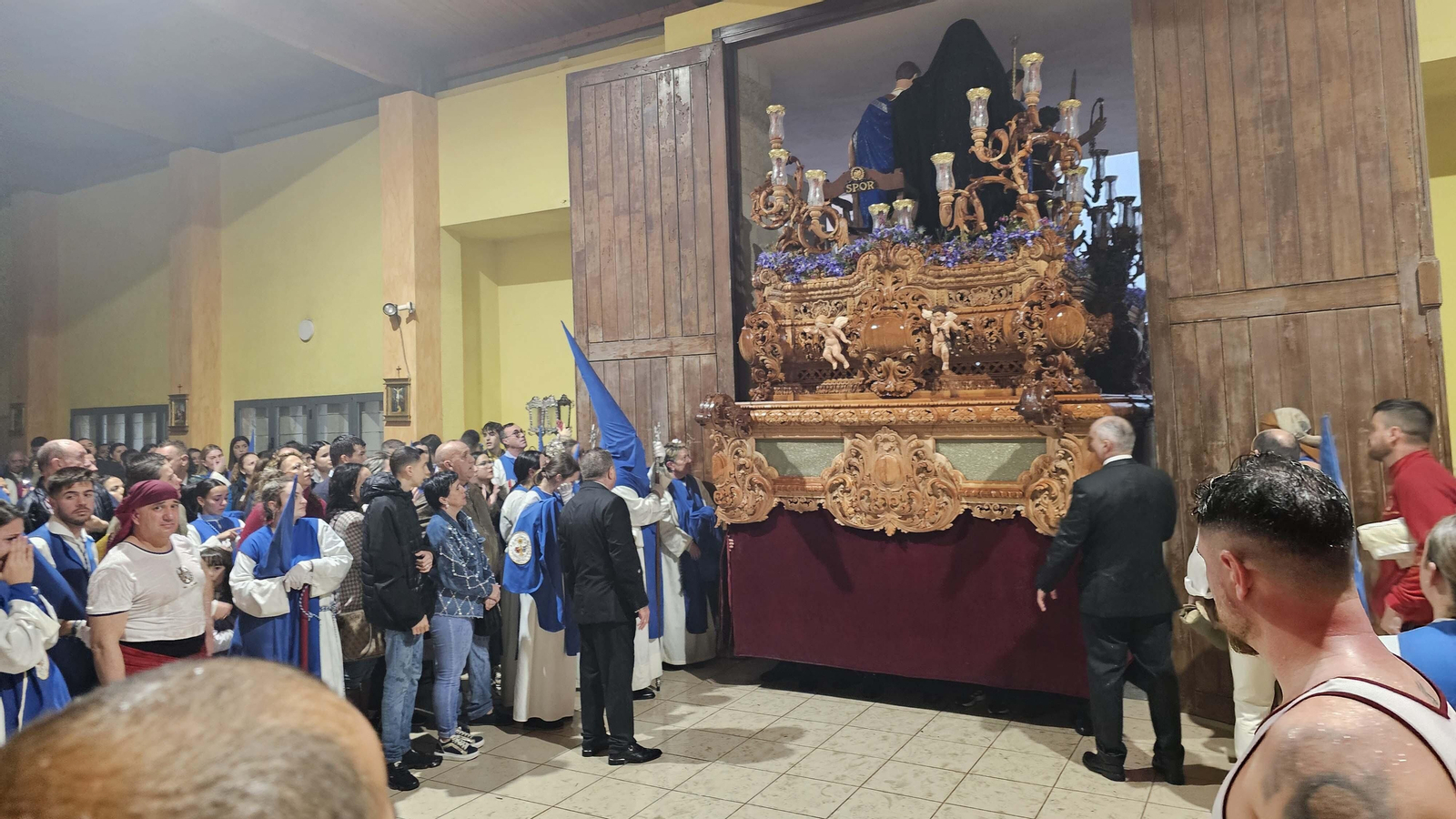 Fotos del Domingo de Ramos en La Línea: La Borriquita y Flagelación