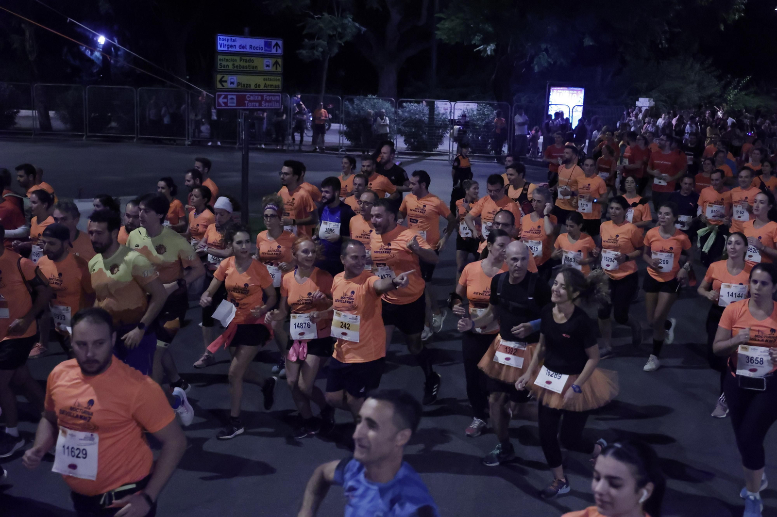Búscate en la Carrera Nocturna de Sevilla (8)