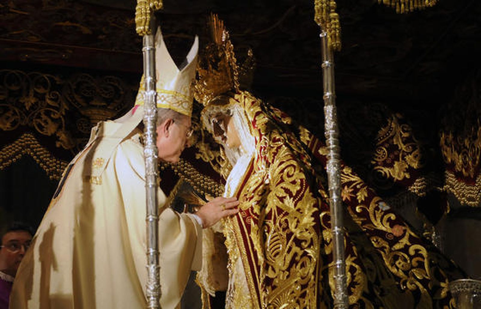 Acto de coronación de la Virgen de Regla, en la Catedral.

Foto: Juan Carlos Vázquez