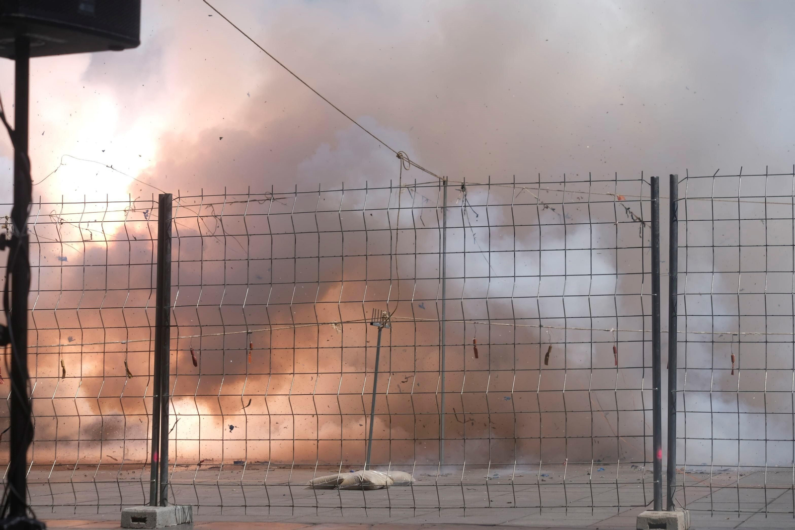 La 'máscletá' y el desfile de 'belleses' alicantinas celebrado en la plaza de la Corredera de Córdoba, en imágenes
