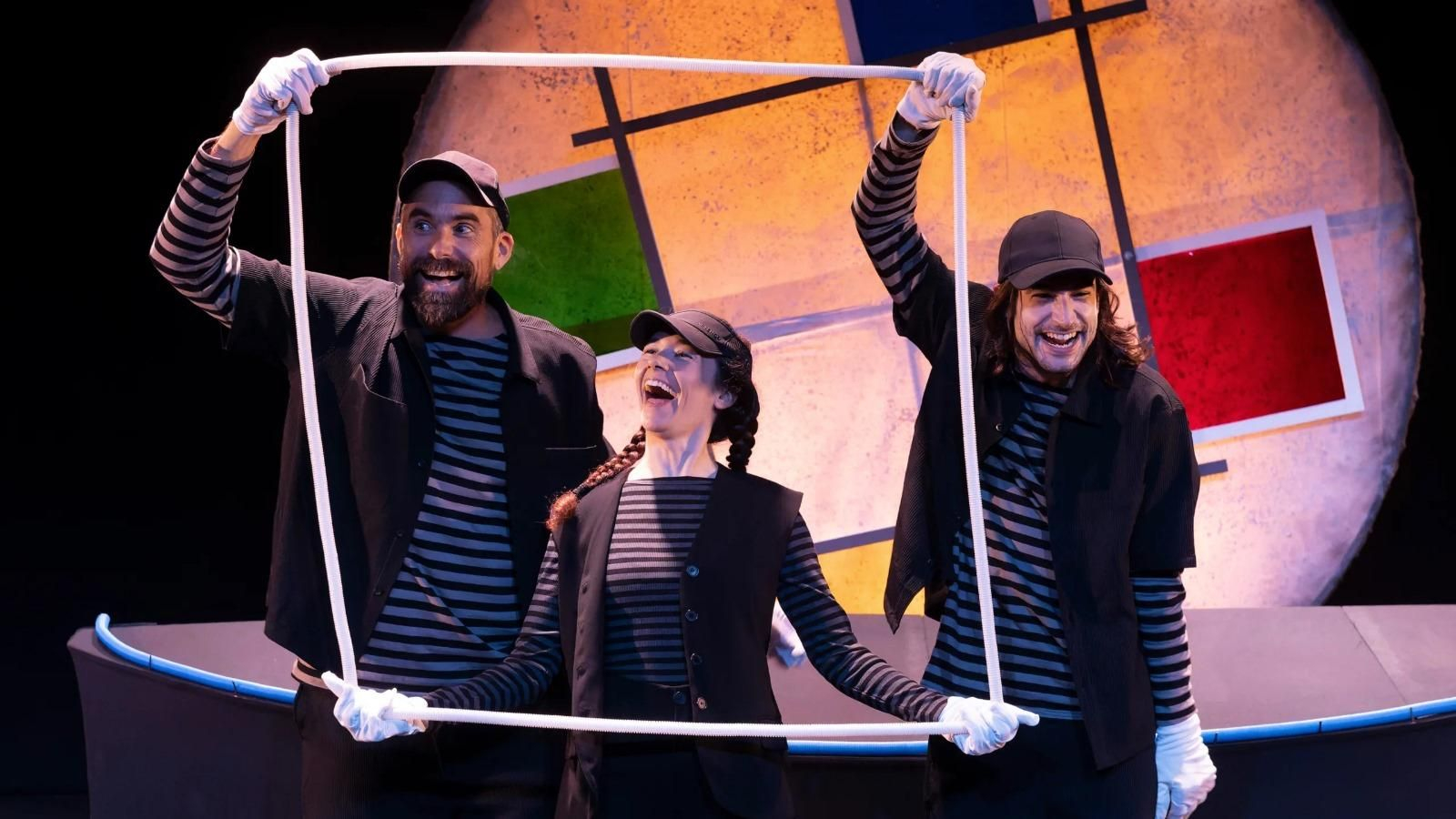 ‘Dadá’, de la compañía valenciana Bambalina Teatre Practicable, es una obra pensada para promocinar la creatividad infantil.