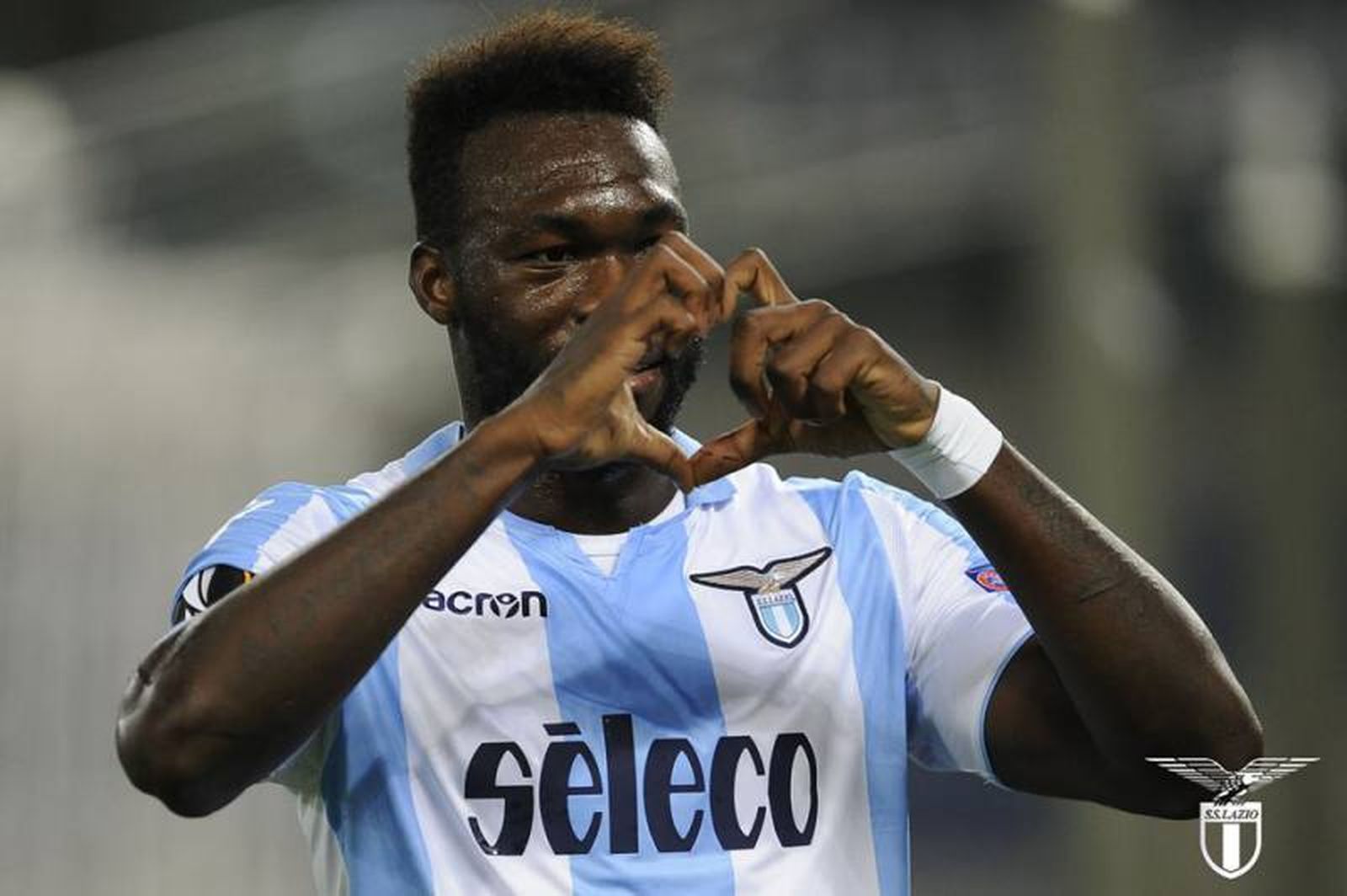 Felipe Caicedo celebra un gol con la Lazio.