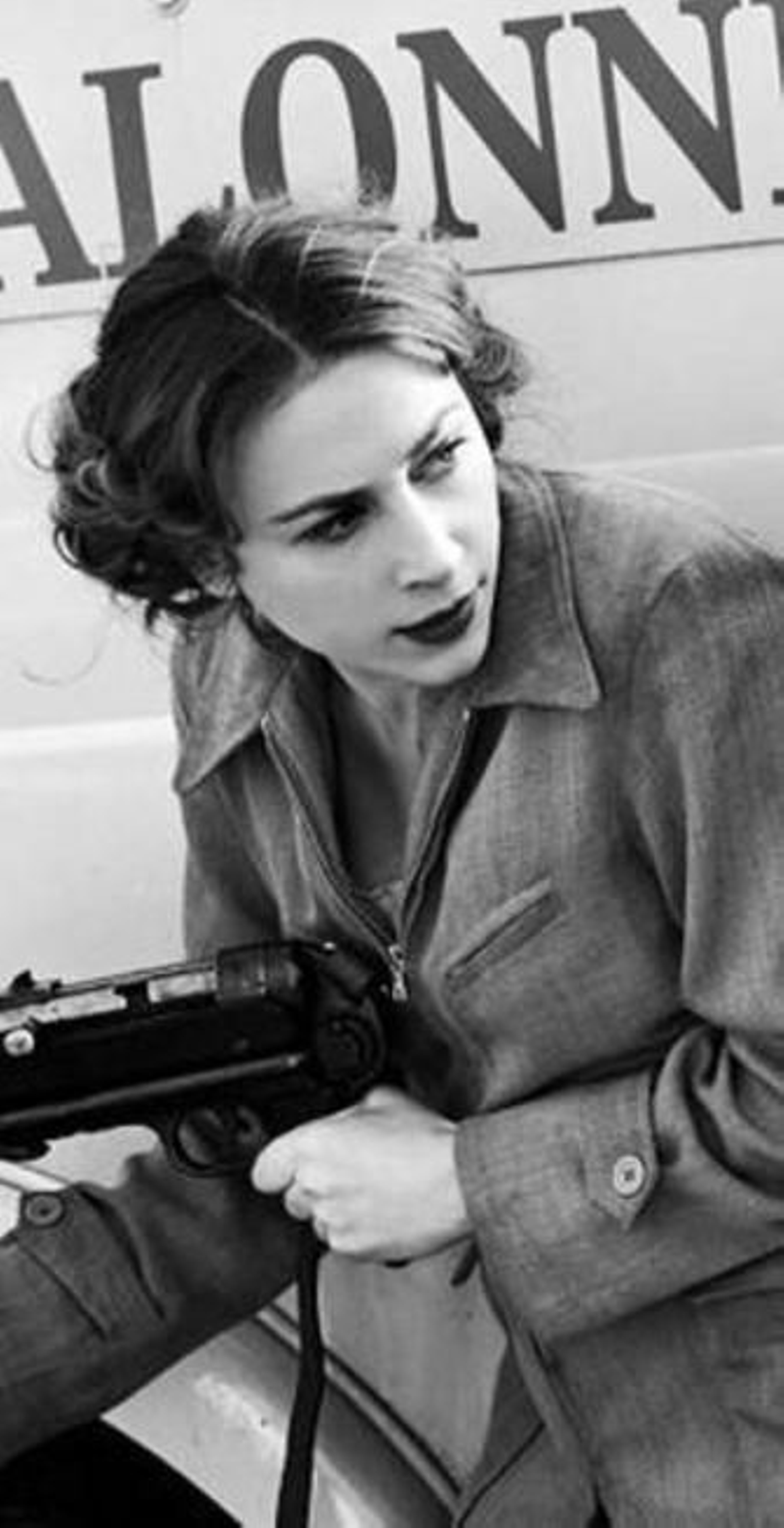 Julie Depardieu de partisana.