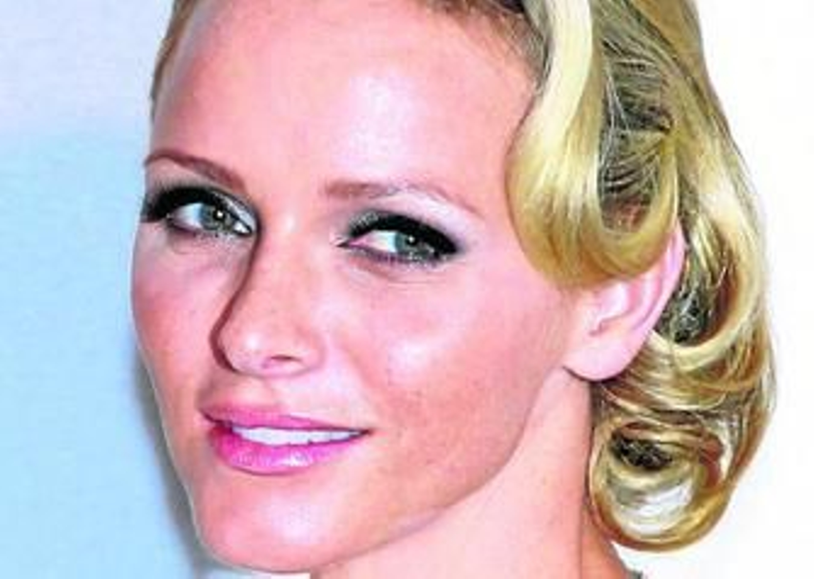 La pareja en el día de su boda civil.