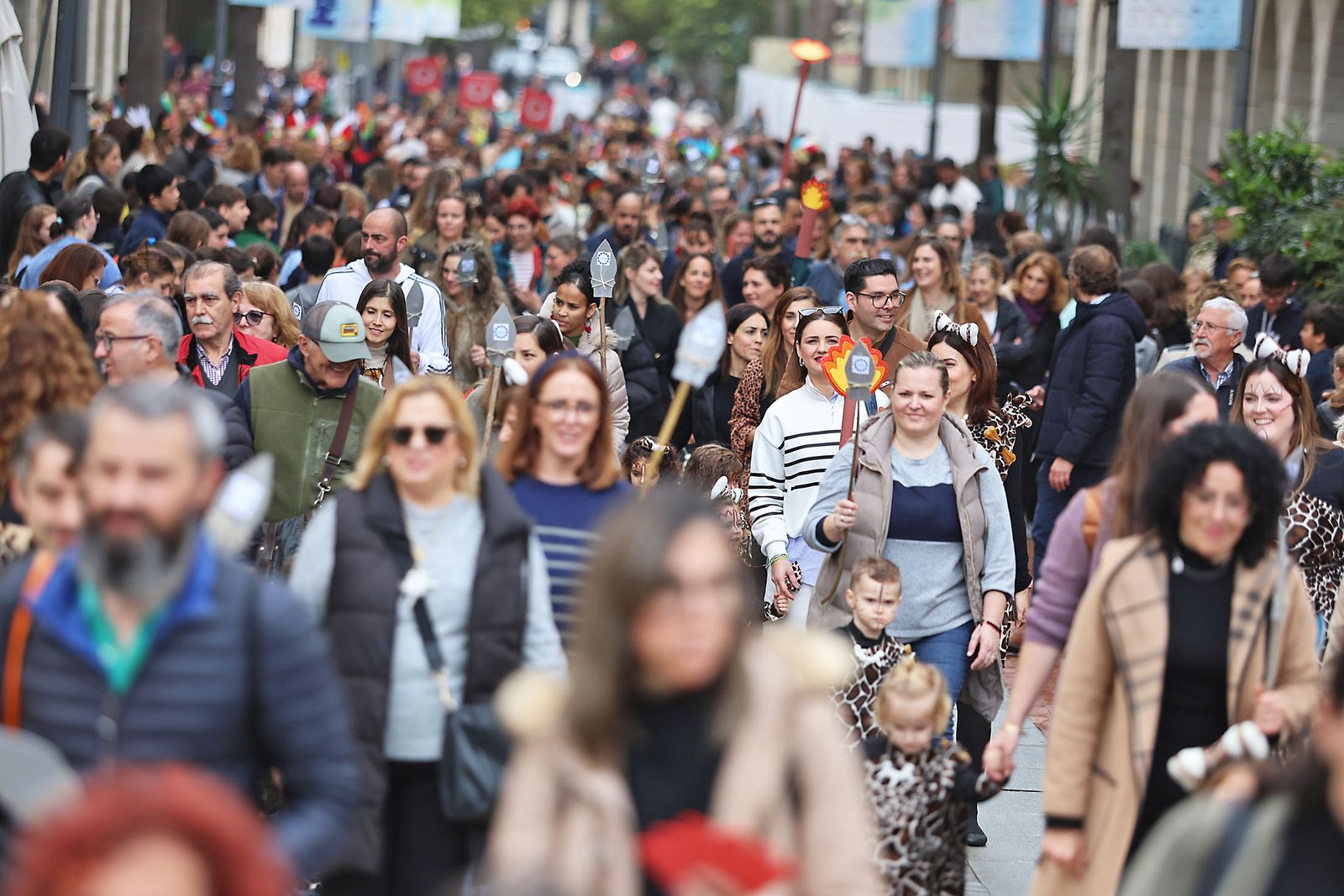 Imágenes del desfile “Un paseo por la historia”  de los niños del colegio Funcadia de Huelva