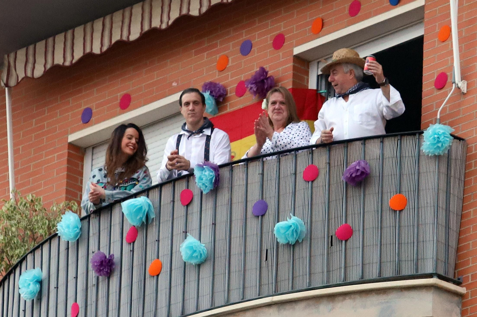 Imágenes de los aplausos de la calle Fenicios